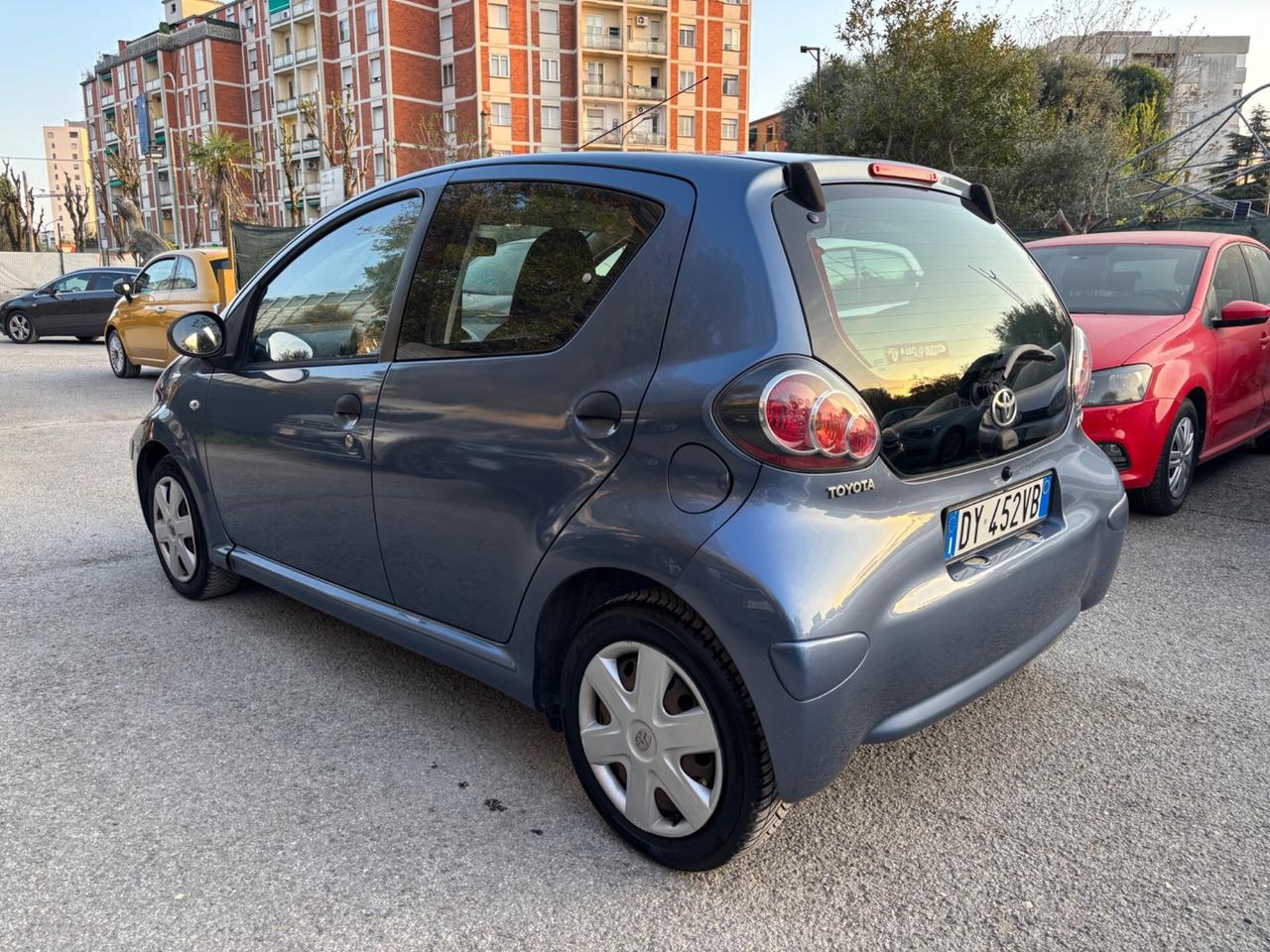 Toyota Aygo 1.0 5 porte Sol OK NEOPATENTATI
