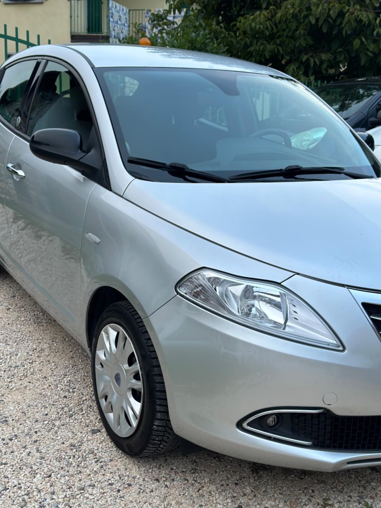 Lancia YPSILON 1.2 69 CV 5P GPL ECOCHIC KMCERT NEOPAT