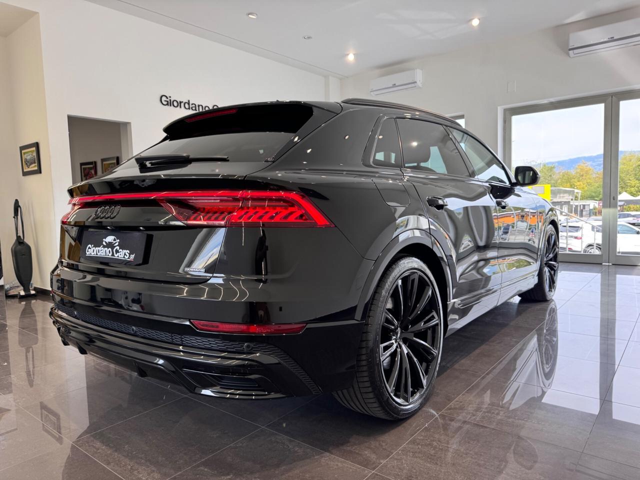 Audi Q8 50 TDI 286 CV quattro tiptronic s-line black edition tetto apribile