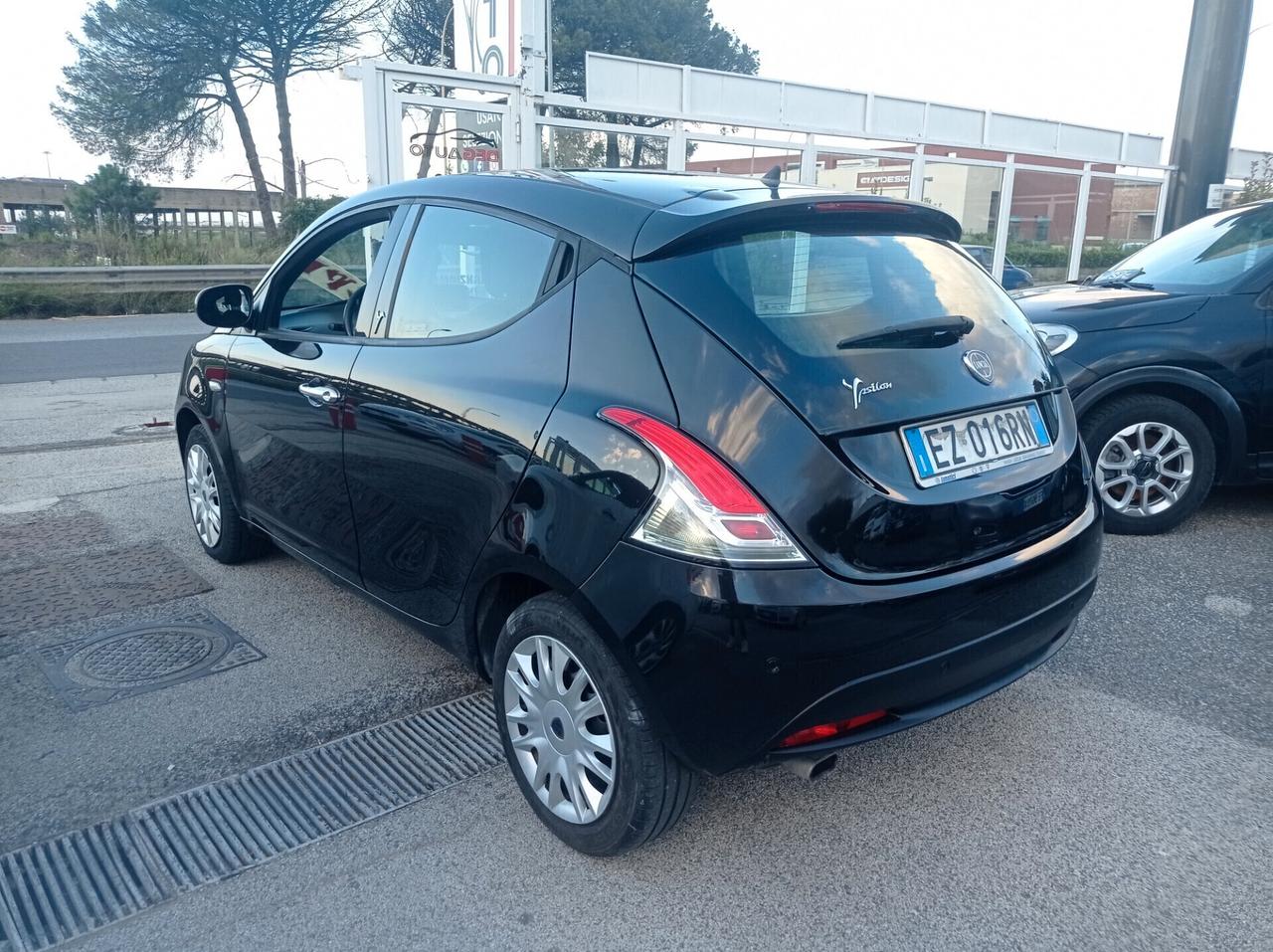 Lancia Ypsilon 1.2 69 CV 5 porte GPL Ecochic Platinum