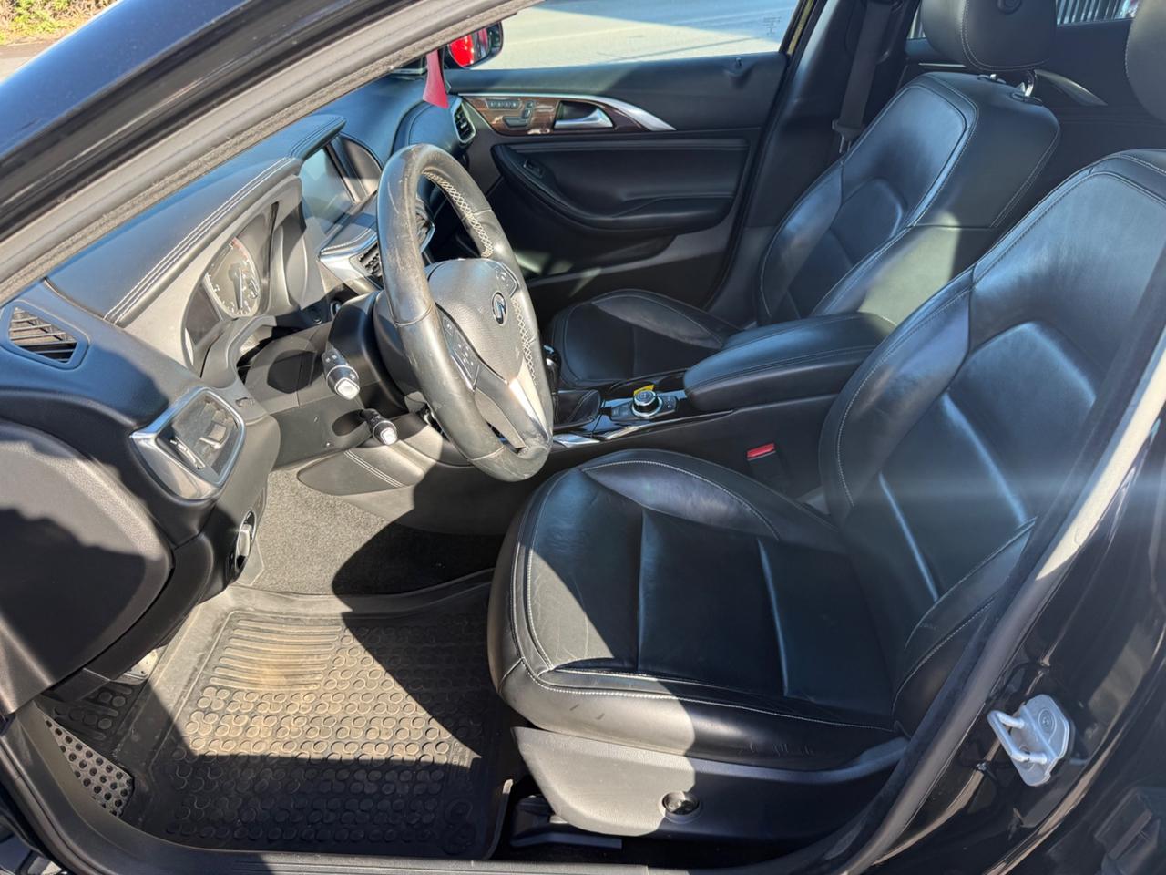 Infiniti Q30 1.5d Business 109cv
