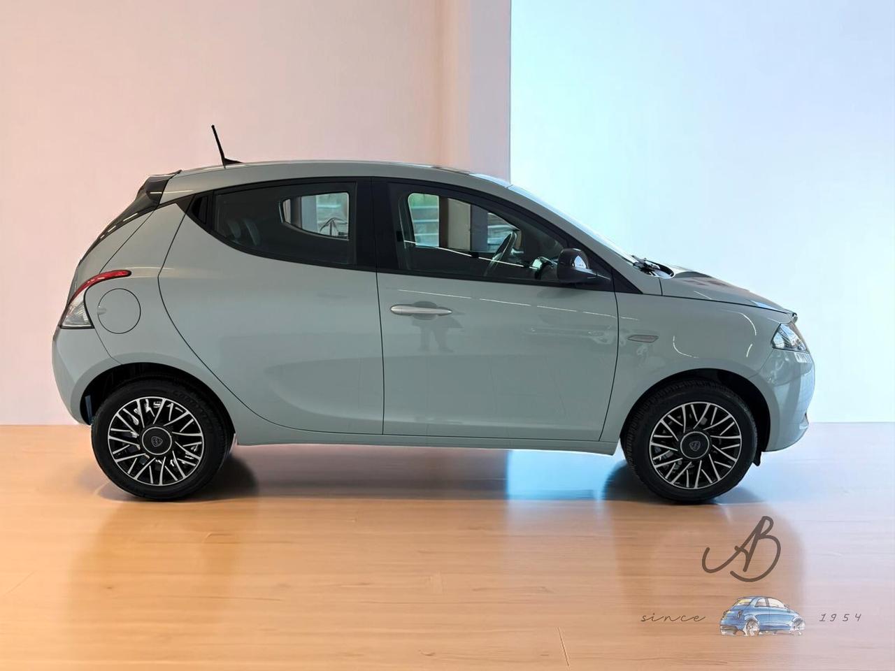 Lancia Ypsilon 1.0 FireFly 5 porte S&S Hybrid Platino