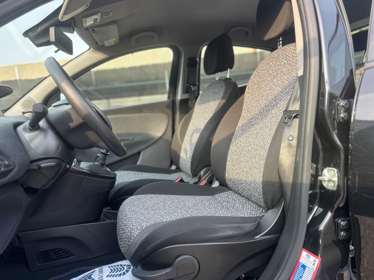 Lancia Ypsilon 1.0 FireFly Hybrid NO VINCOLI