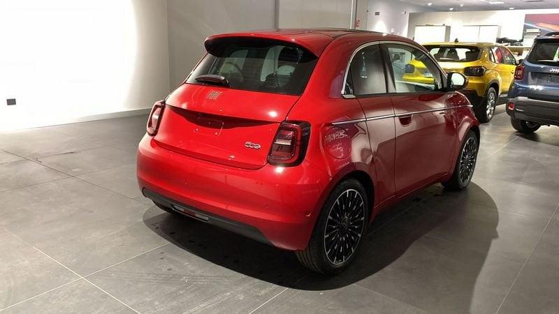 FIAT 500 La Prima 3+1 42 kWh