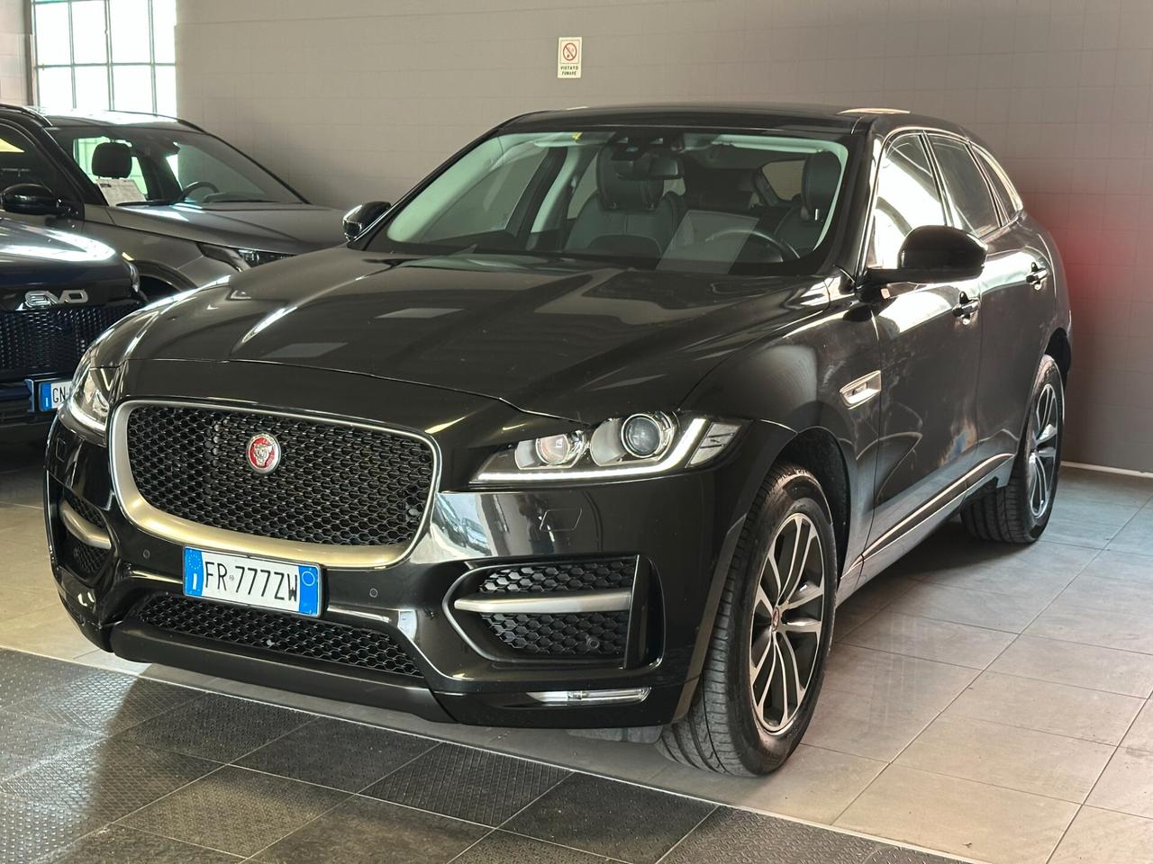 Jaguar F-Pace 2.0d R-Sport Awd 180cv autom