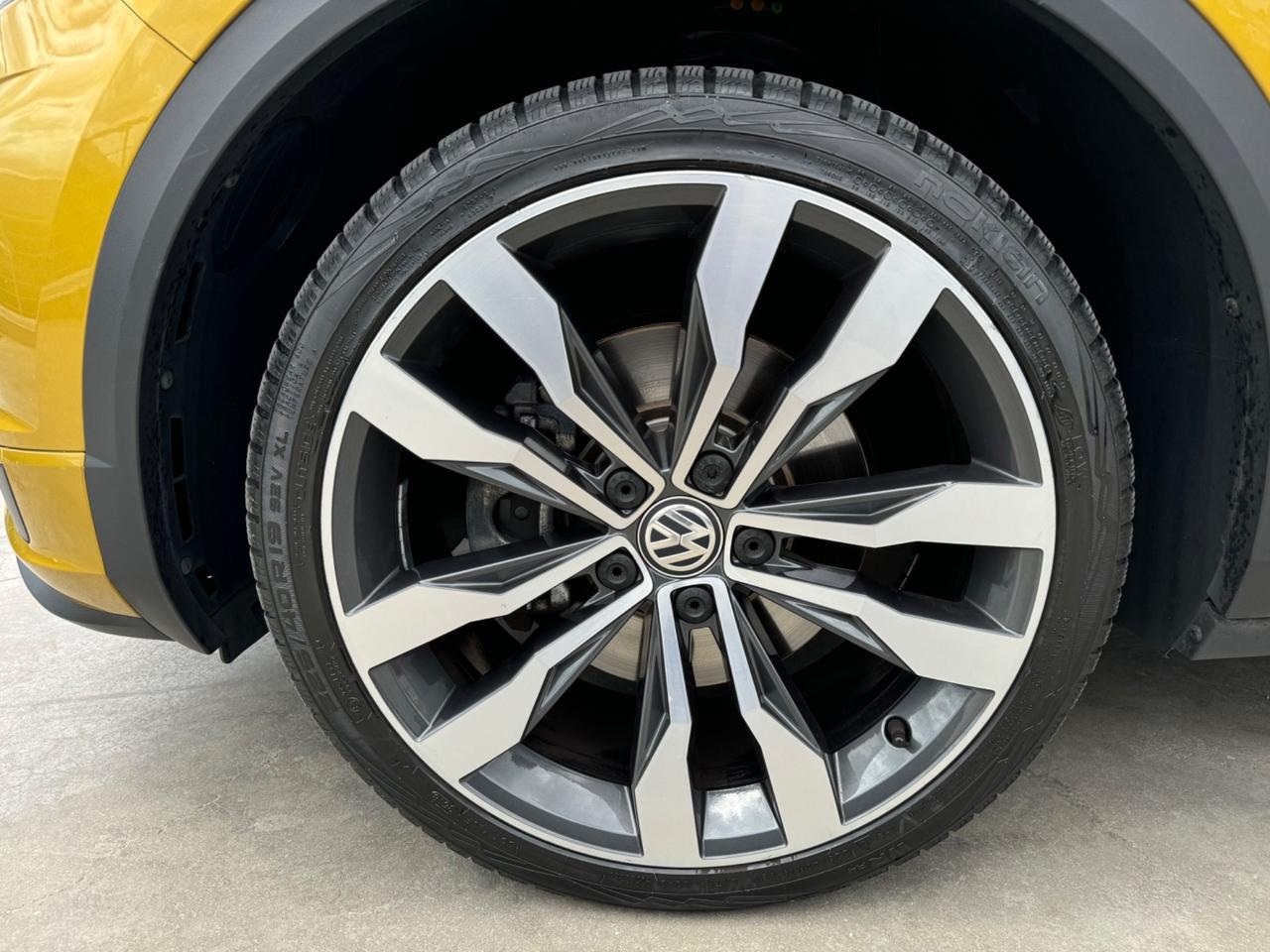 Volkswagen T-Roc 1.6 TDI SCR Advanced BlueMotion Technology R-Line TETTO
