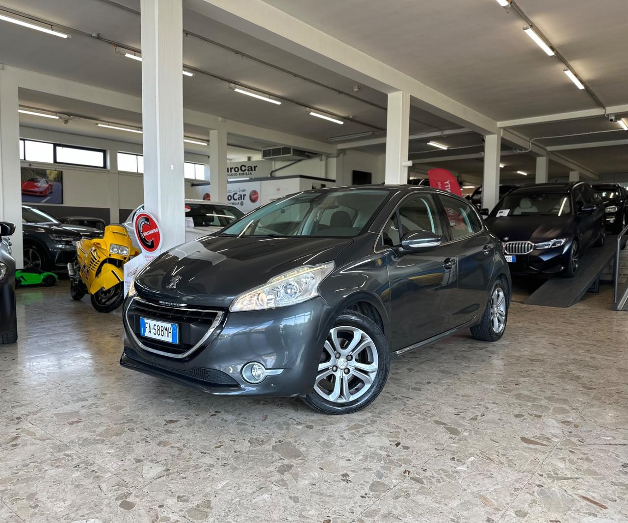 Peugeot 208 1.4 HDi 68 CV 5P Allure 09/2015 Neopatentati