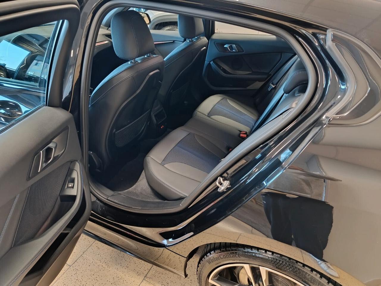 Bmw 118 118d 5p. Msport