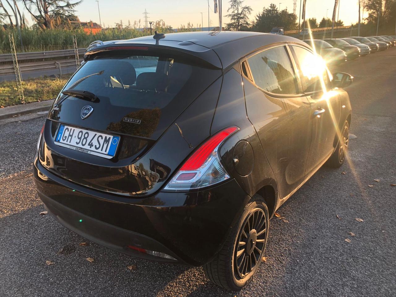 Lancia Ypsilon 1.0 FireFly 5 porte S&S Hybrid PROMO FINANZIAMENTO