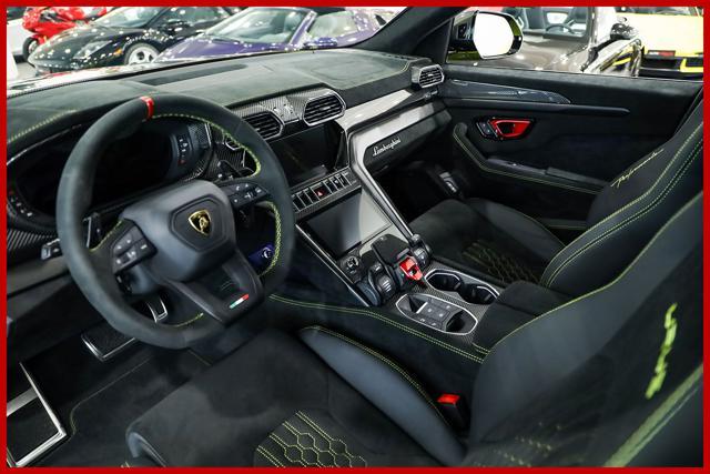 LAMBORGHINI Urus 4.0 Performante | FULL CARBON | AKRAPOVIC