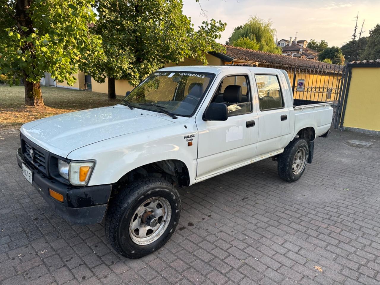 TOYOTA HILUX 4x4