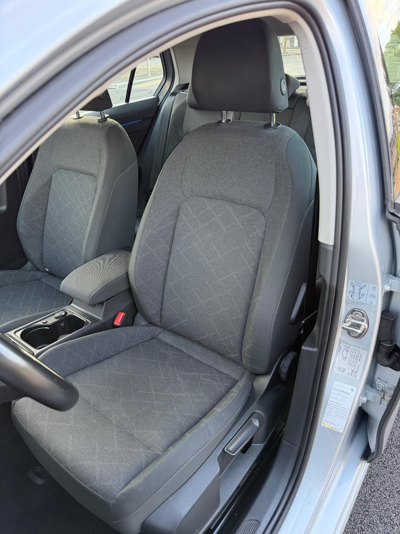 Volkswagen Golf 8 2.0 Tdi 115CV Life