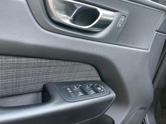 VOLVO XC60 2.0 B4 AWD AUTOMATICA CERCHI DA 19" FARI FULL LED