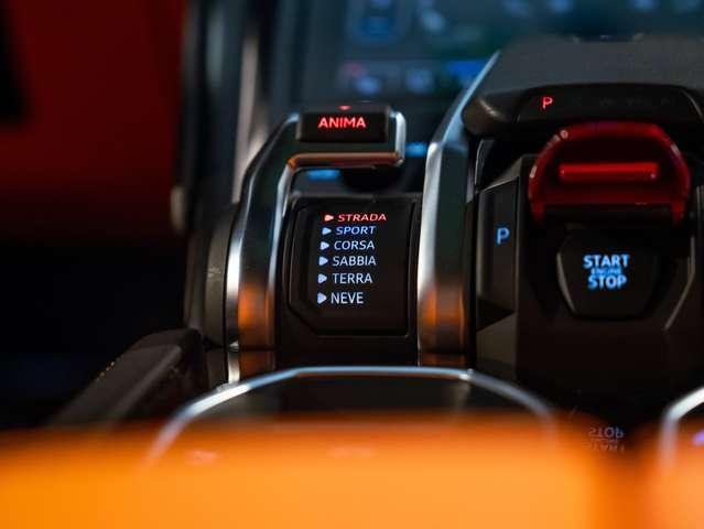 Lamborghini Urus 4.0 V8+TETTO+INT. BI-COLOR+OFFROADPACK+IVA ESPOSTA