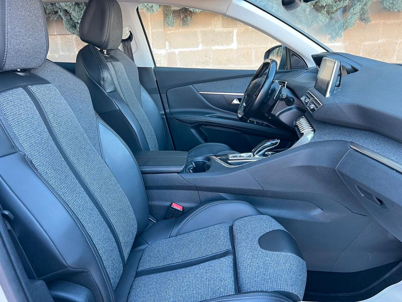 Peugeot 3008 PureTech Turbo 130 GT Line strafull
