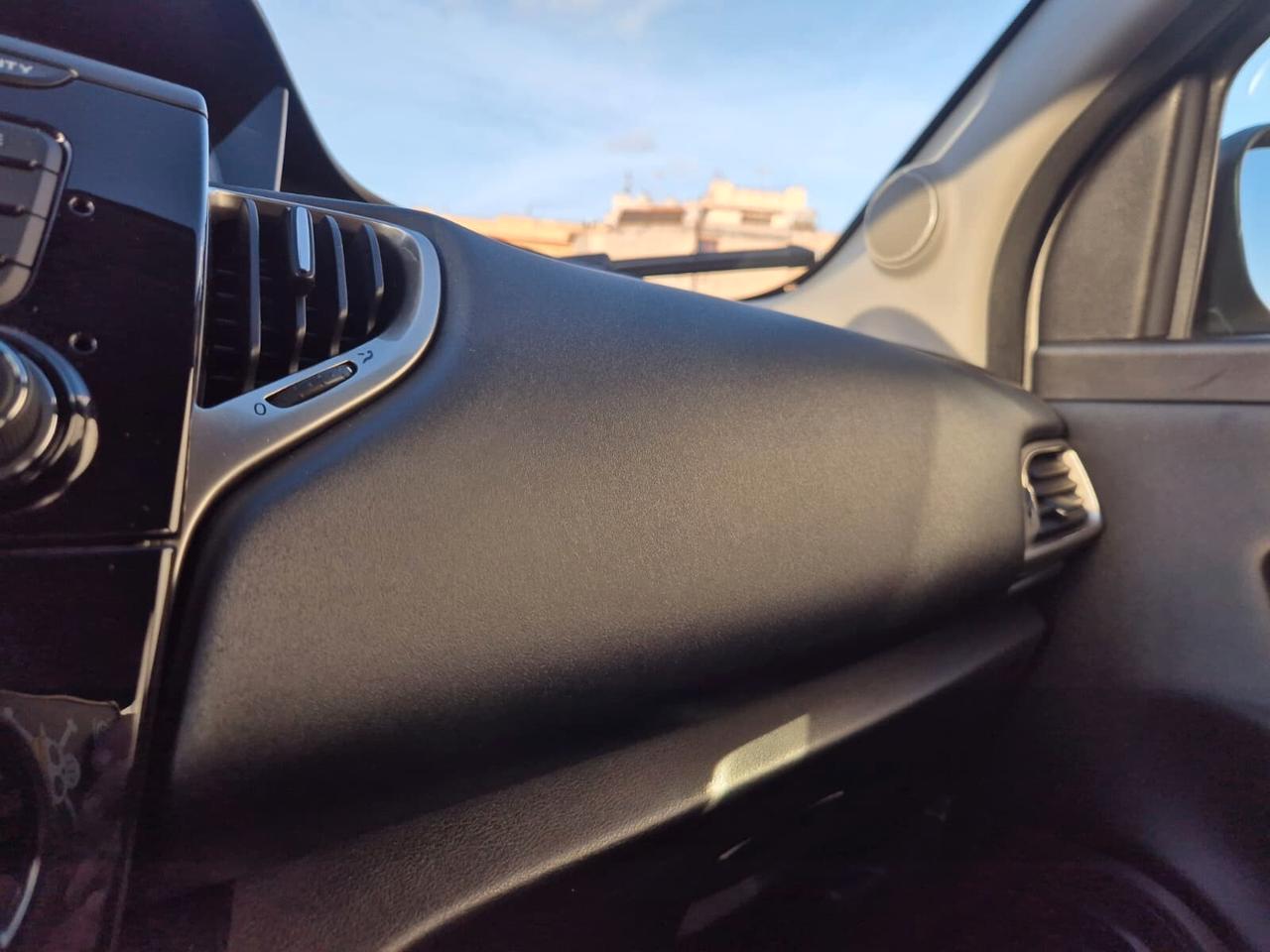 Lancia Ypsilon 1.2 69 CV Gold