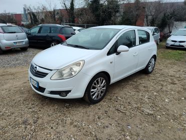 Opel Corsa 1.2 5 porte Cosmo