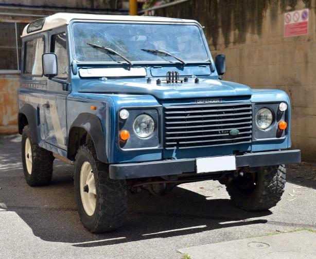 Land Rover Defender