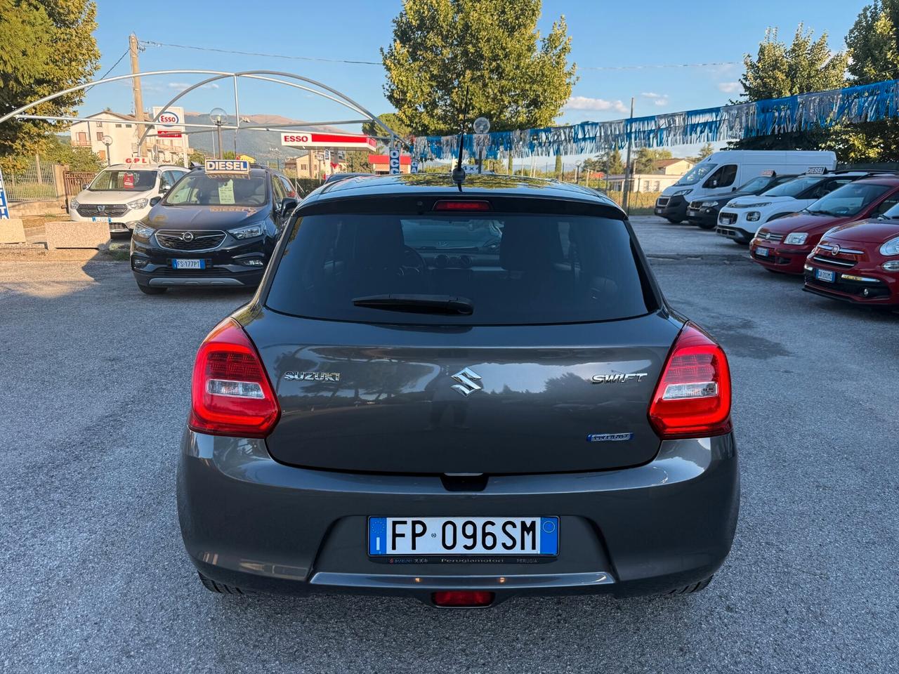 "UNA CHICCA" Suzuki Swift 1.2 Hybrid Top + GPL