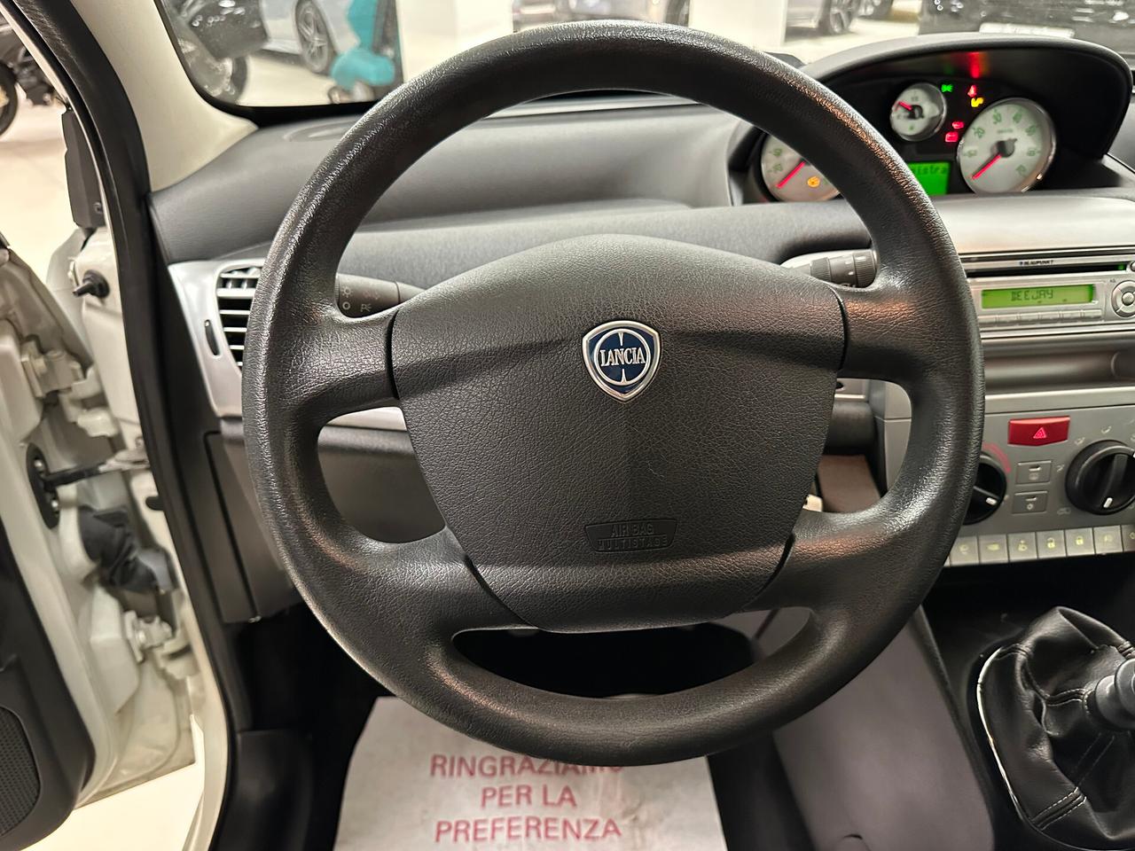 Lancia Ypsilon 1.2 69 CV Unyca - 2011