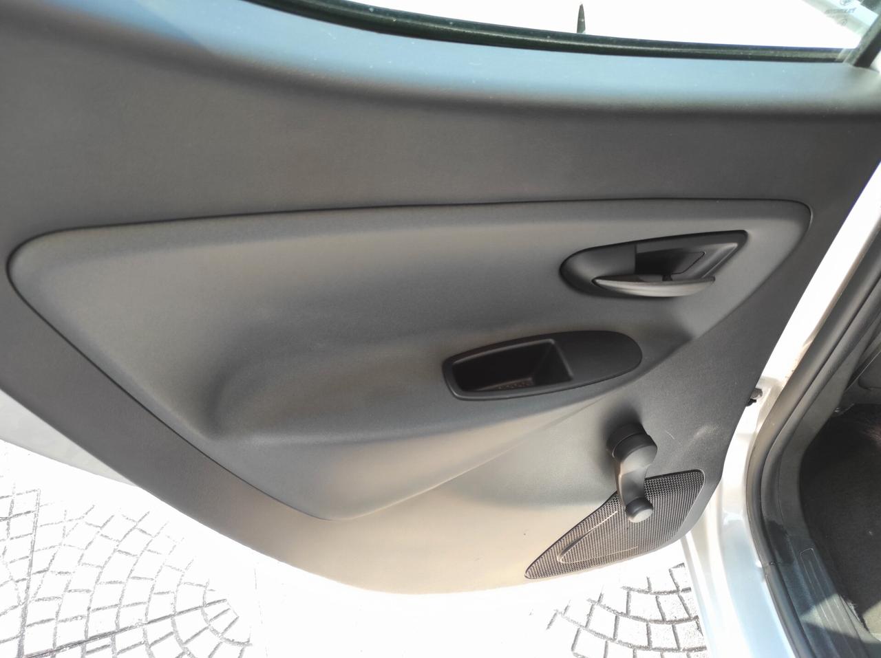 Lancia Ypsilon 2016 1.2 benz Bluetooth Comand V
