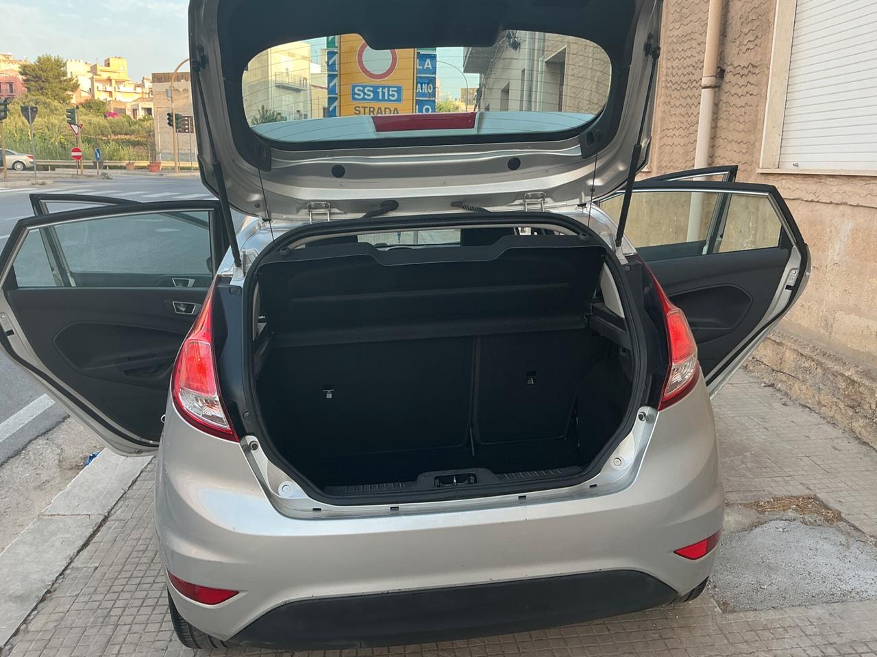 Ford Fiesta 1.5 TDCi 75CV 5 porte Titanium