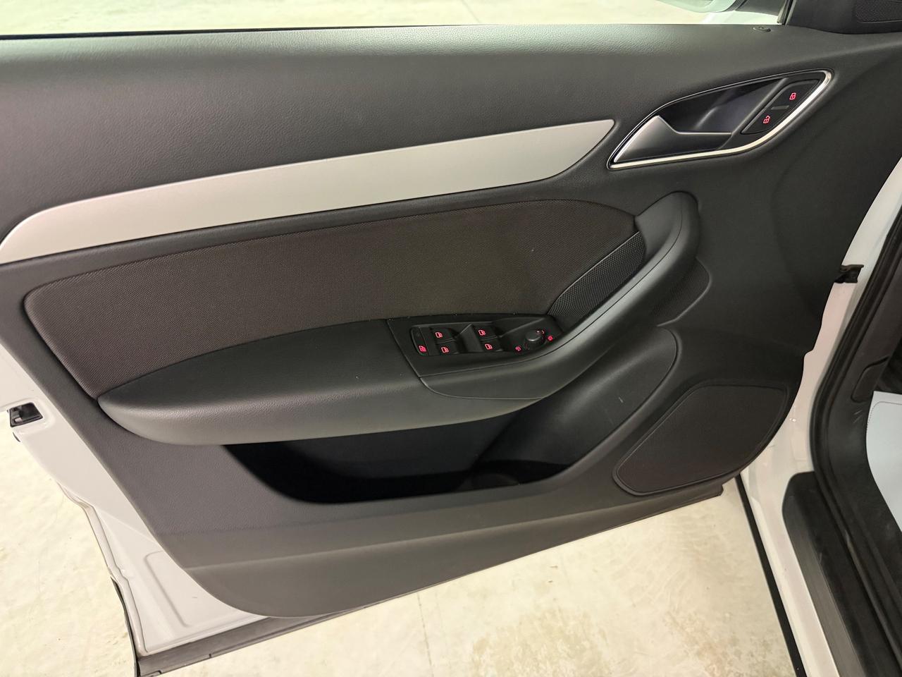 Audi Q3 2.0 TDI 150 CV Business