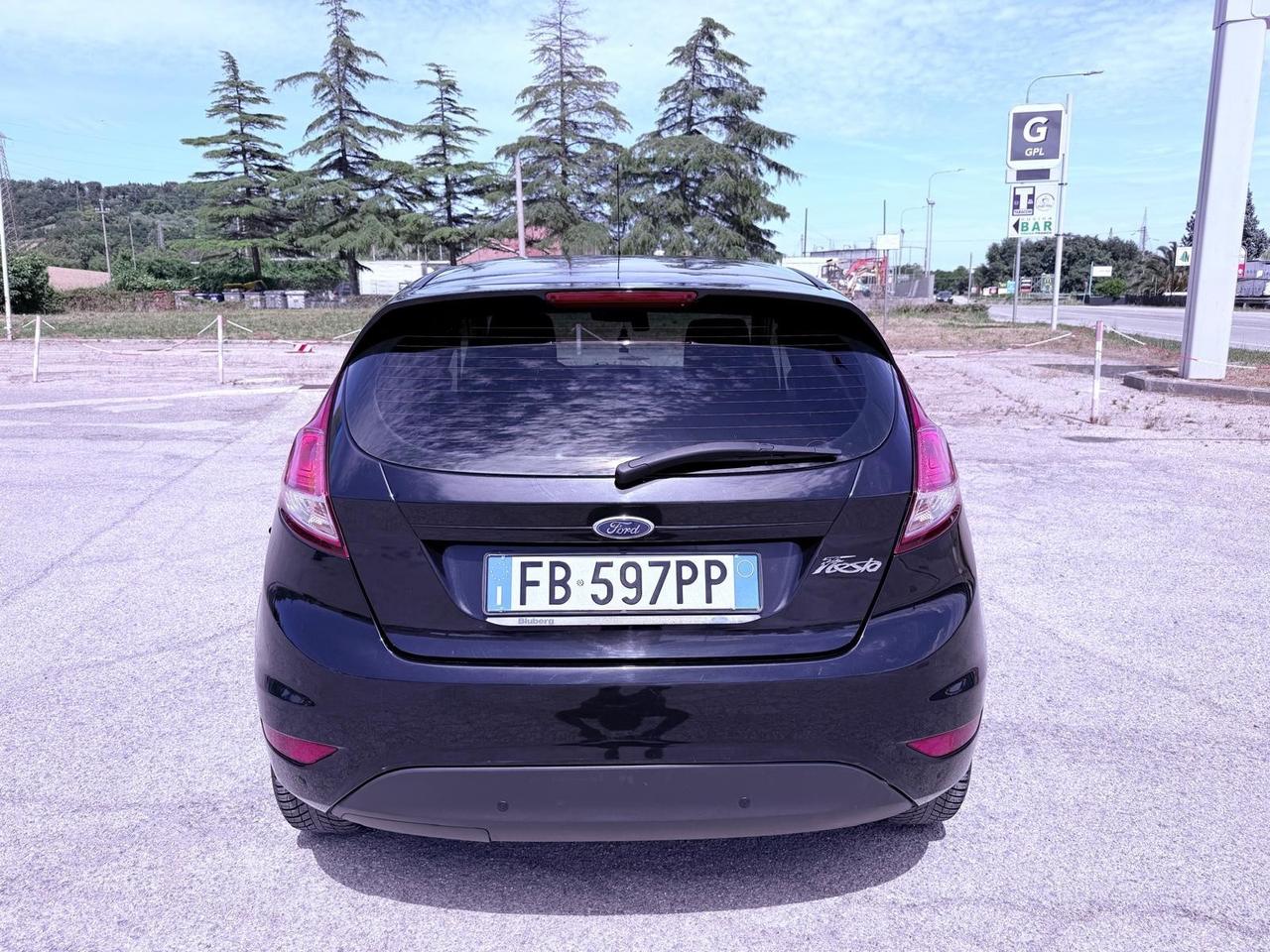 Ford Fiesta 1.5 TDCi 75CV 5 porte Black & White Edition
