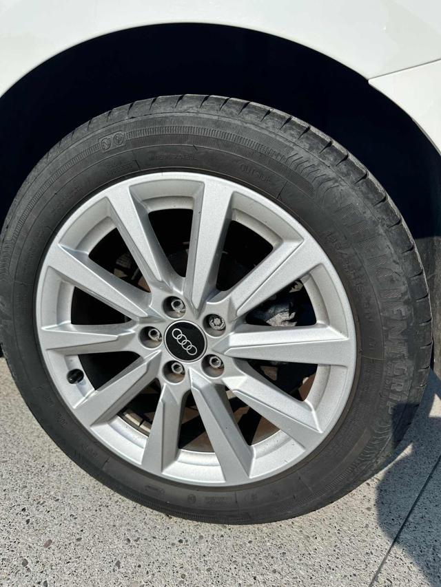 AUDI A1 citycarver 30 TFSI Identity Contrast