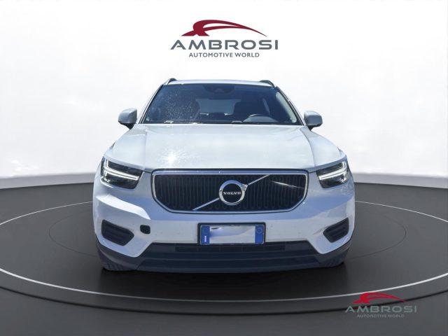 VOLVO XC40 T2 Momentum Core