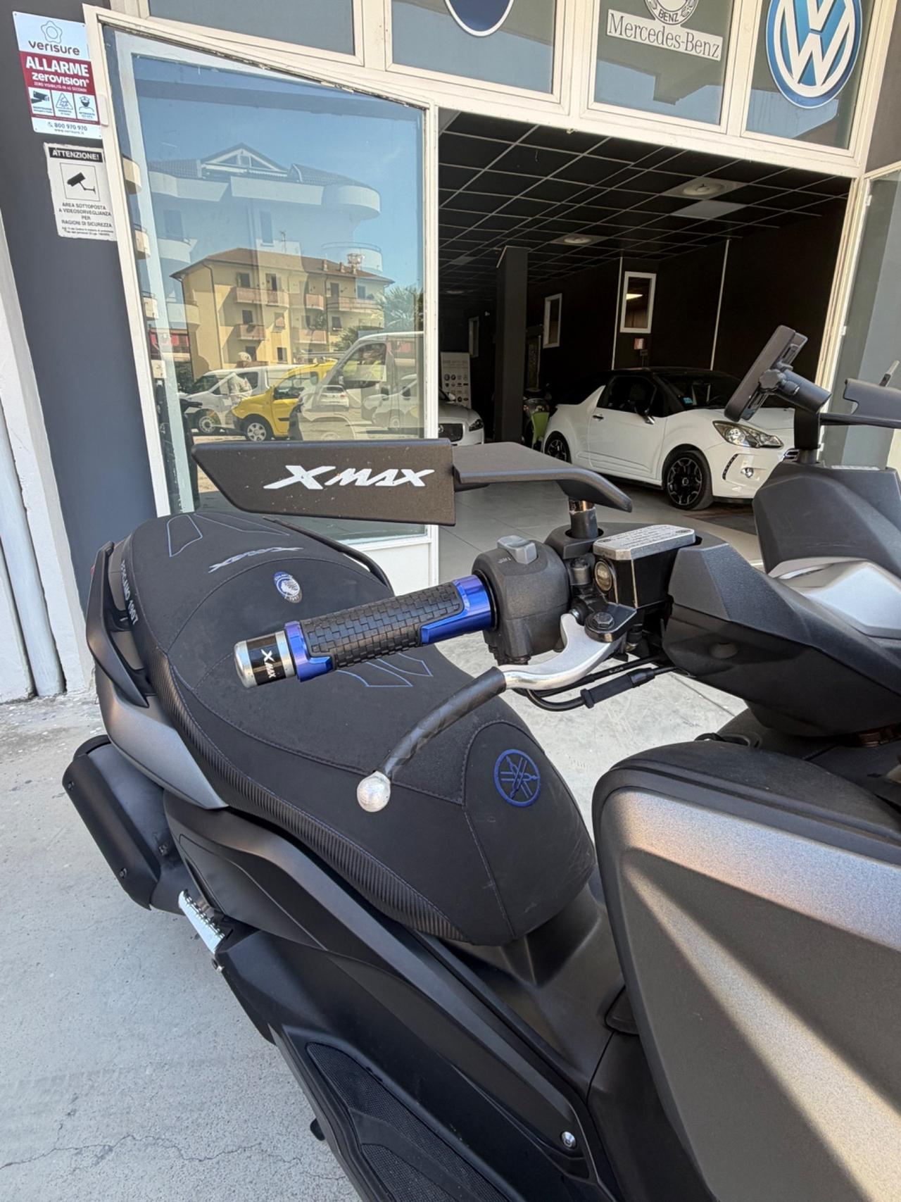 Yamaha X-Max 250