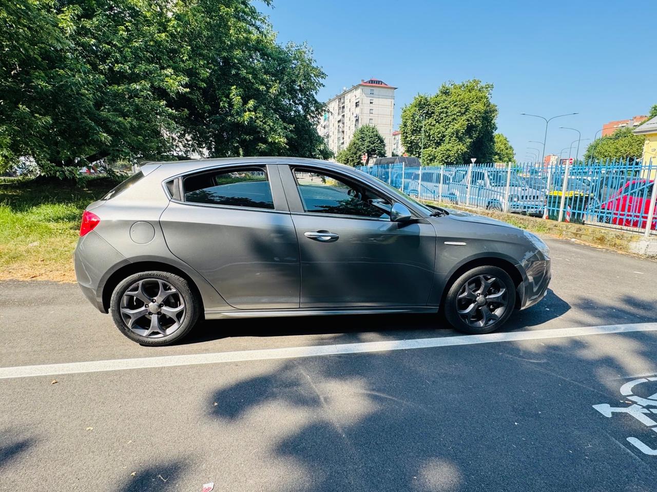 Alfa Romeo Giulietta 2.0 JTDm-2 Distinctive 2012