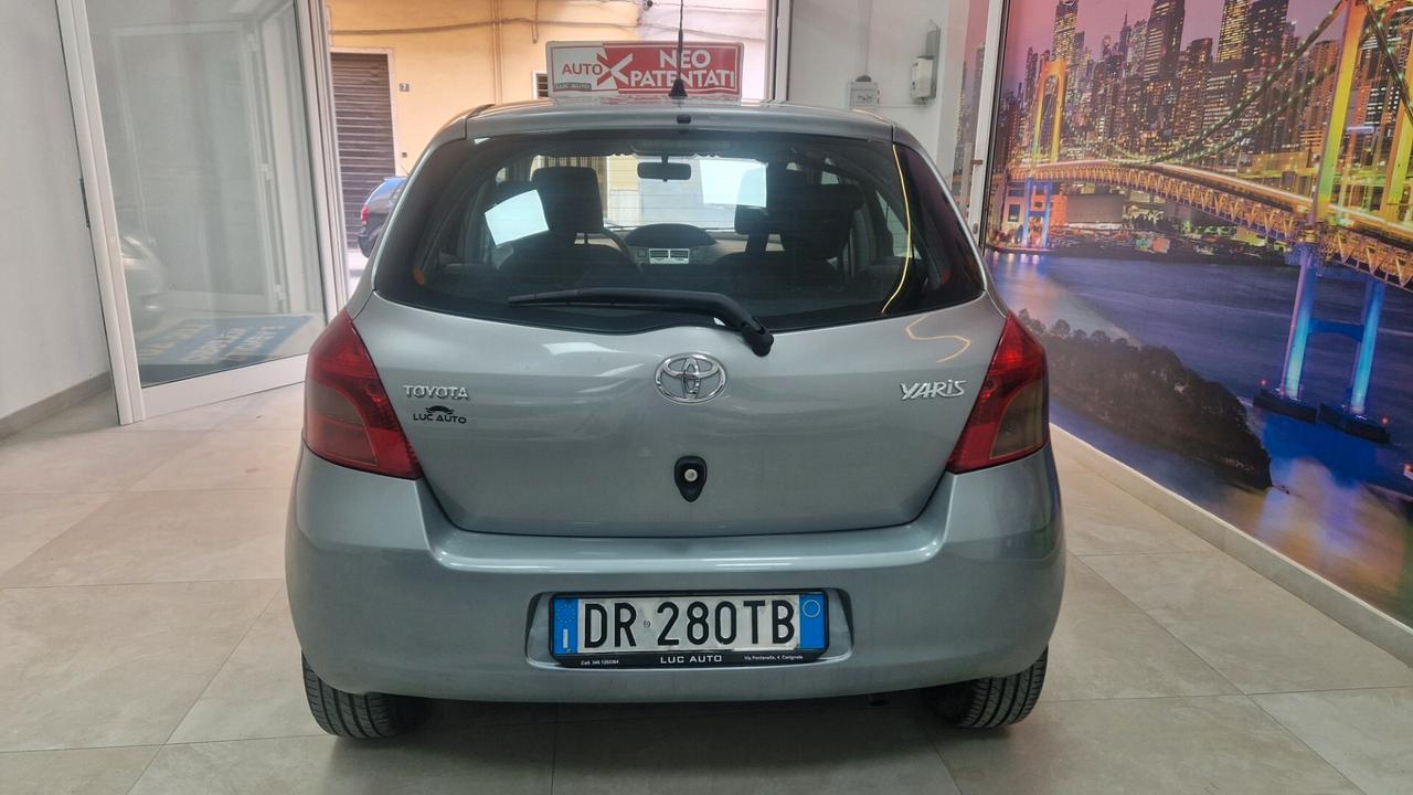 Toyota Yaris 1.0 5 porte Sol