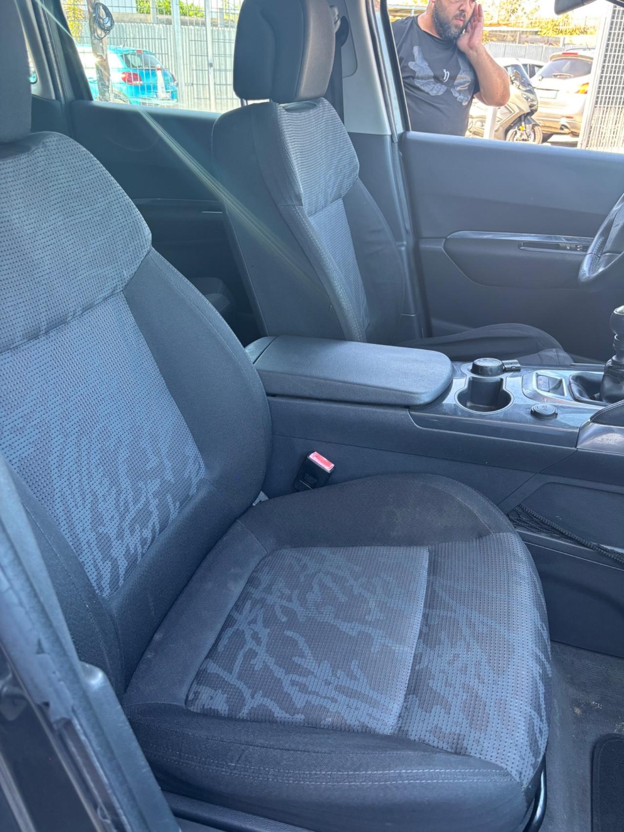 Peugeot 3008 1.6 HDi 112CV Allure