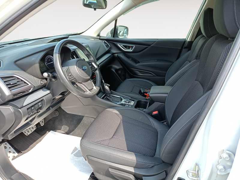 SUBARU Forester 2.0i e-boxer 4dventure lineartron