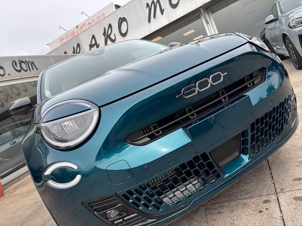 Fiat 600 Hybrid La Prima 2025/ KM 0 IVA ESPOSTA Tua a soli 269 Euro al mese