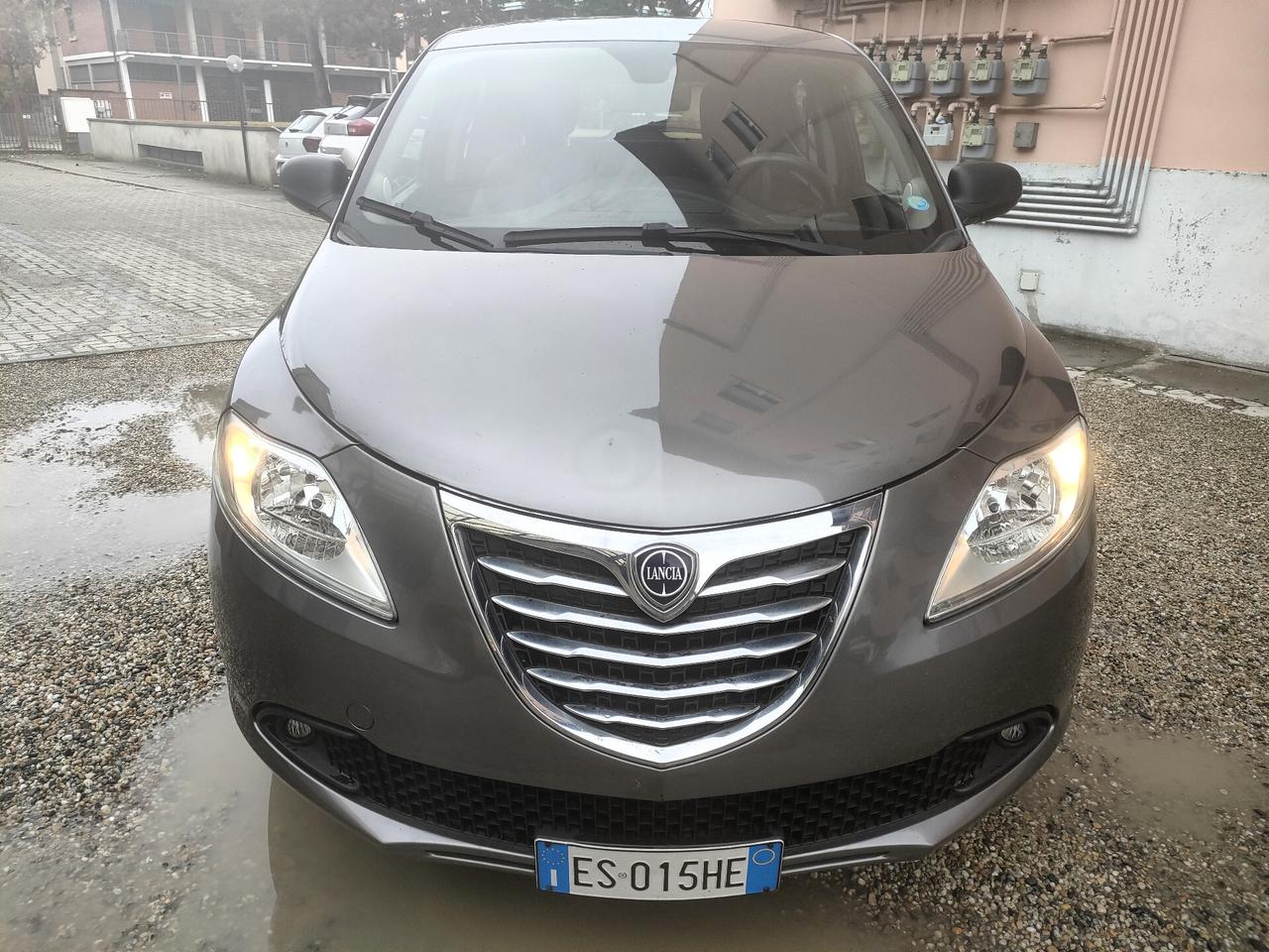 Lancia Ypsilon 0.9 TwinAir 85CV Ecochic Gold