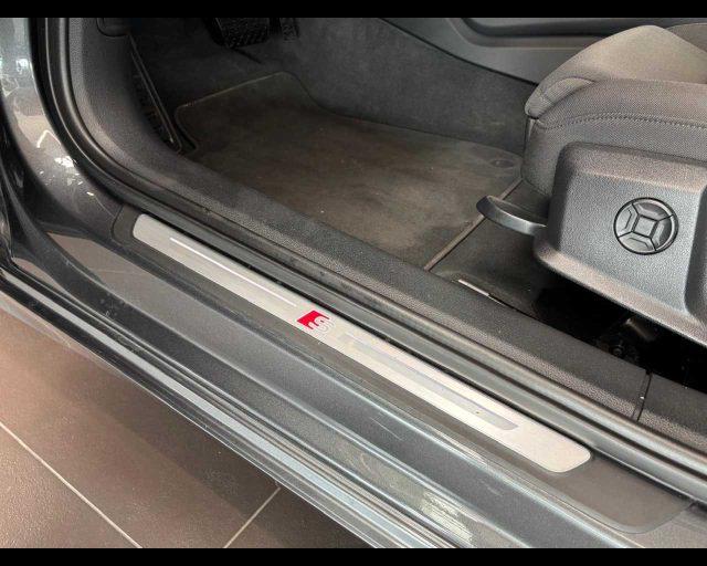 AUDI A6 Avant 40 2.0 TDI quattro ultra S tronic S line ed