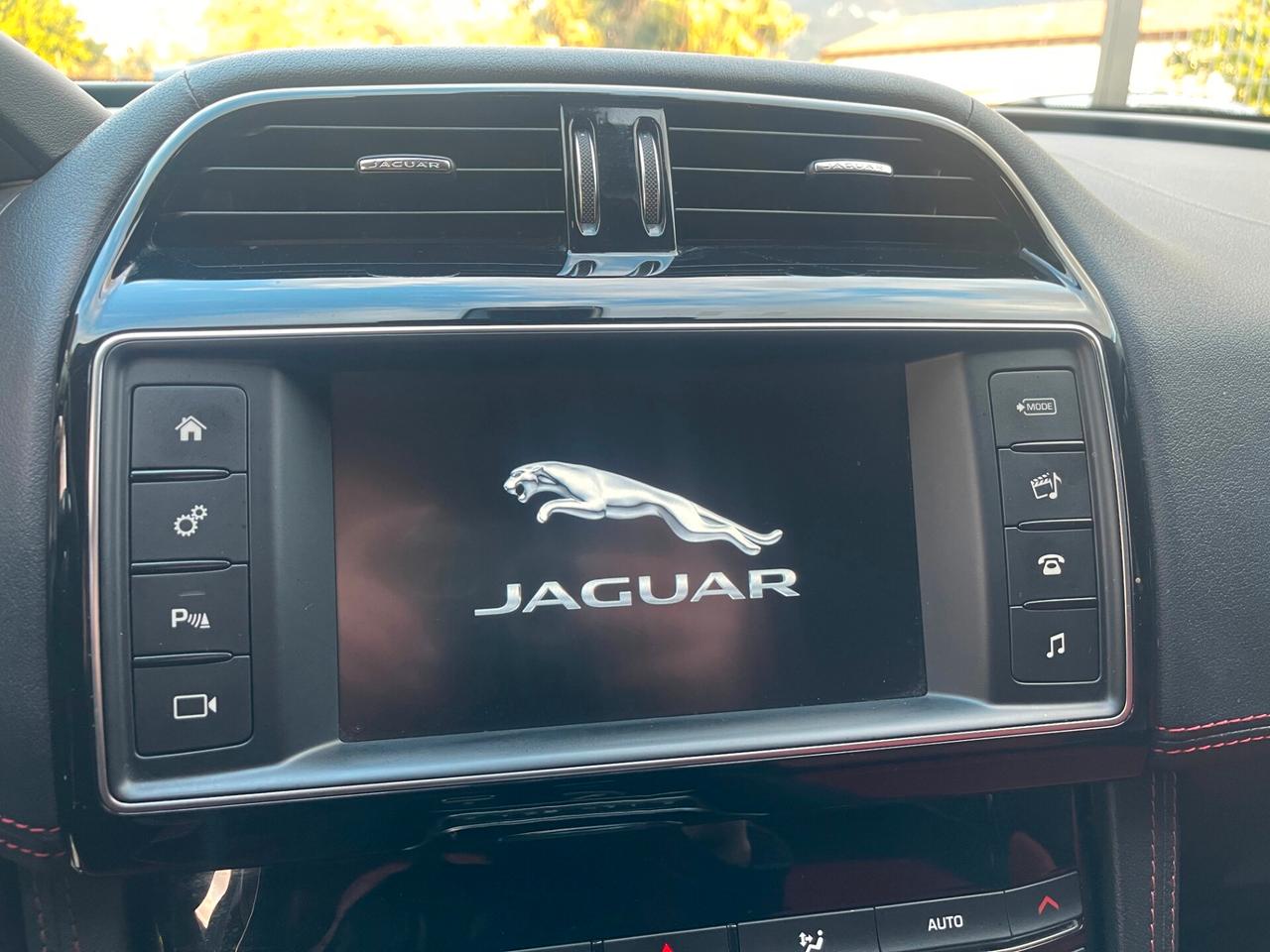 JAGUAR F-Pace (X761) F-Pace 2.0 D 180 CV ...