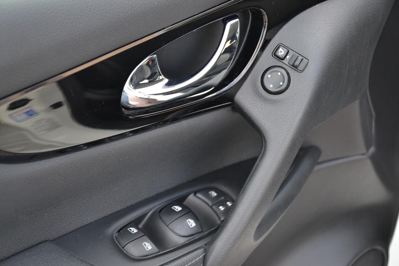 Nissan Qashqai 1.7 dCi 150CV 4WD AUTOM. *NAV-PDC-*PREZZO VERO**