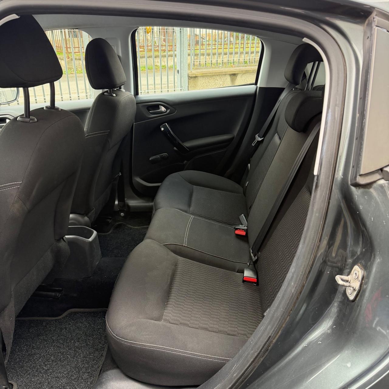 Peugeot 208 BlueHDi 75 5 porte Allure NEOPATENTATI