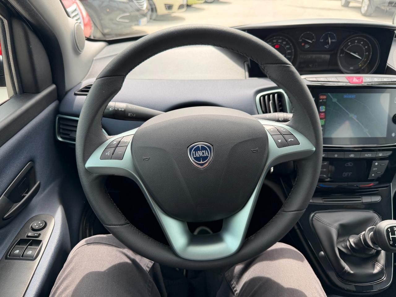 LANCIA YPSILON ANNO 2024 1.0 HYBRID 70 CV * KM 0
