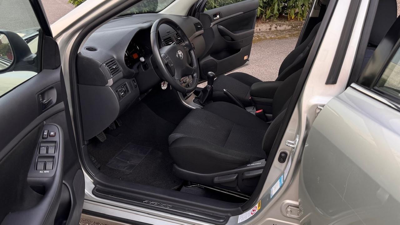Toyota Avensis 1.8 16V Station Wagon