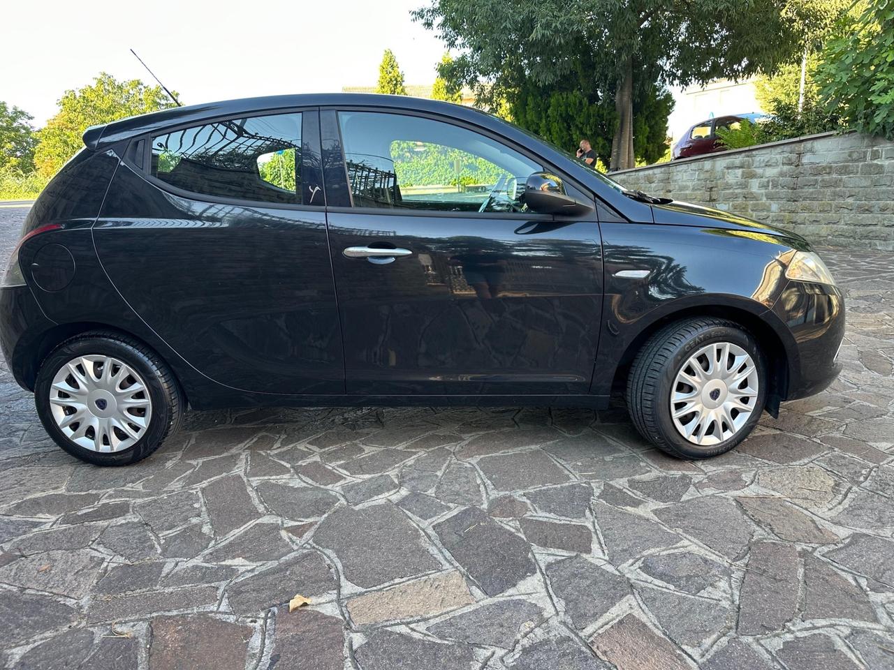 Lancia Ypsilon 1.2 69 CV 5 porte S&S Gold NEOPATENTATI