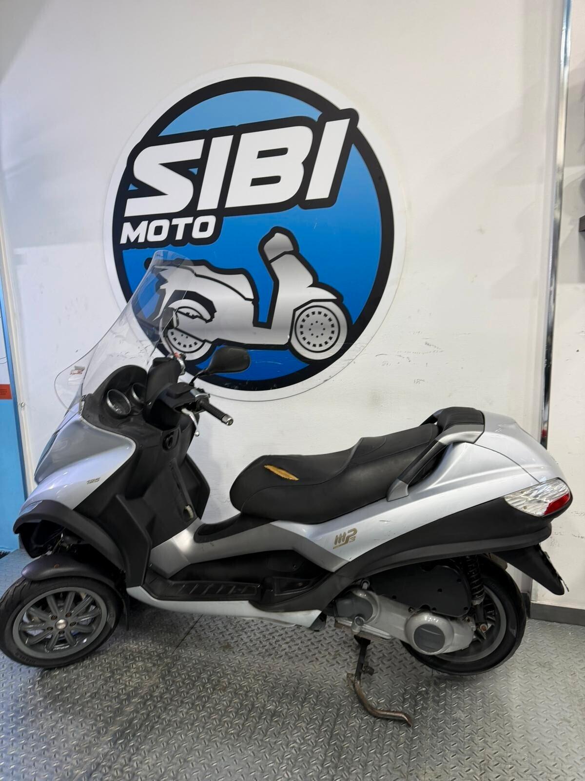 Piaggio MP3 125