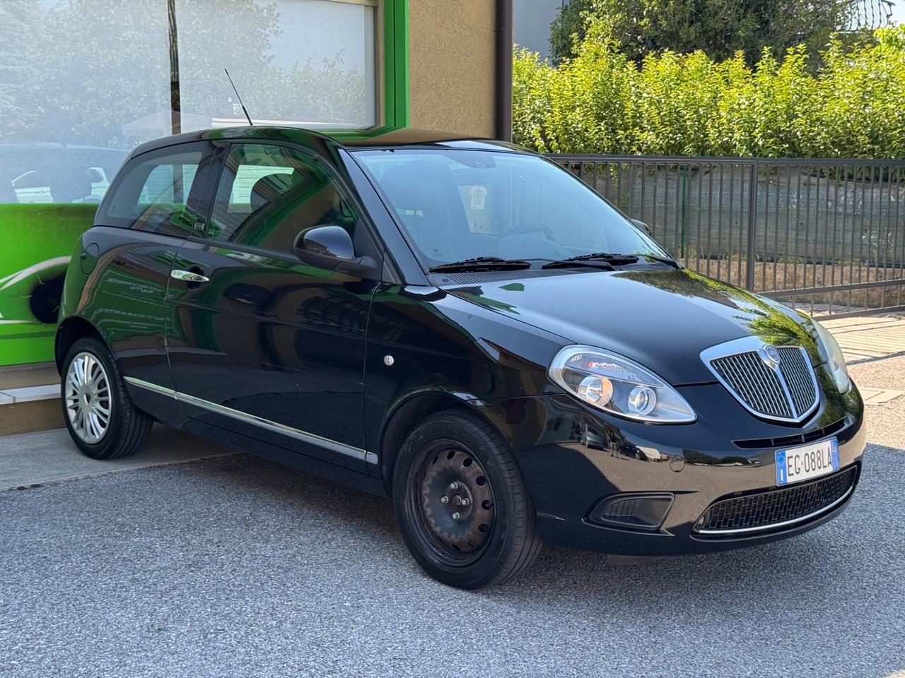 Lancia Ypsilon 1.2 69 CV Diva 2011 NEOPATENTATI