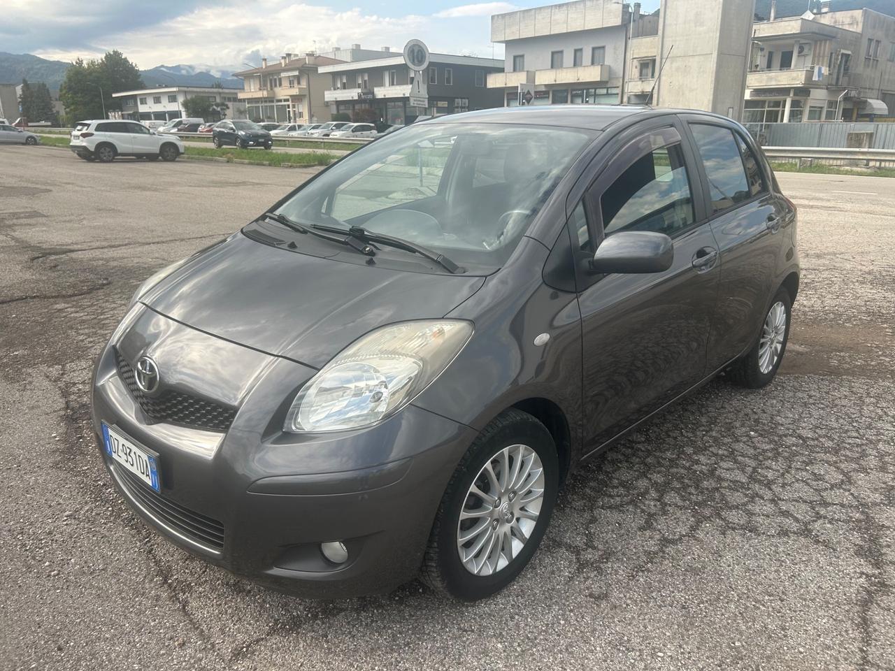 Toyota Yaris 1.3 5 porte