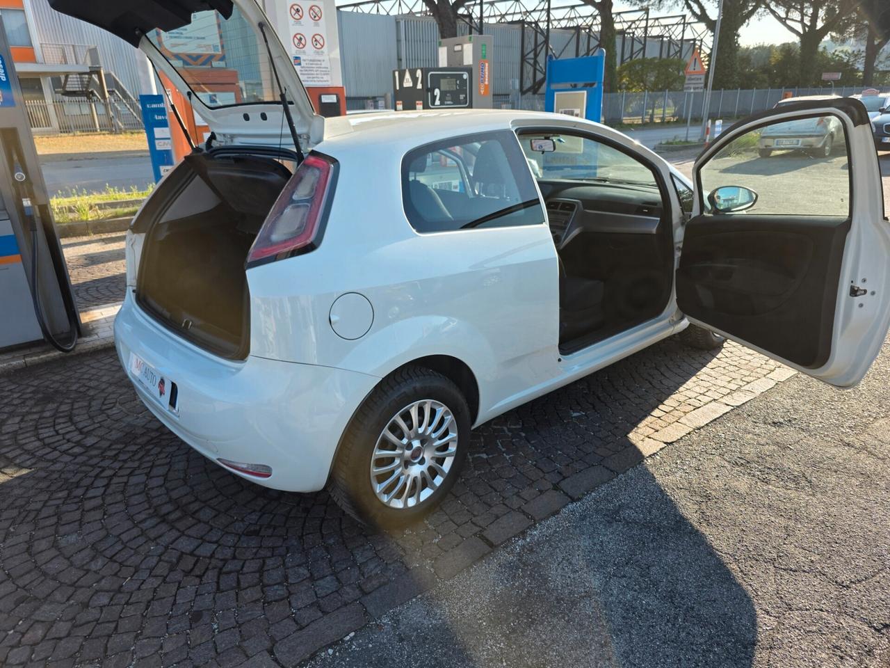 Fiat Qubo 1.3 MJT 75 CV Autocarro Van 4 posti con 287.000km