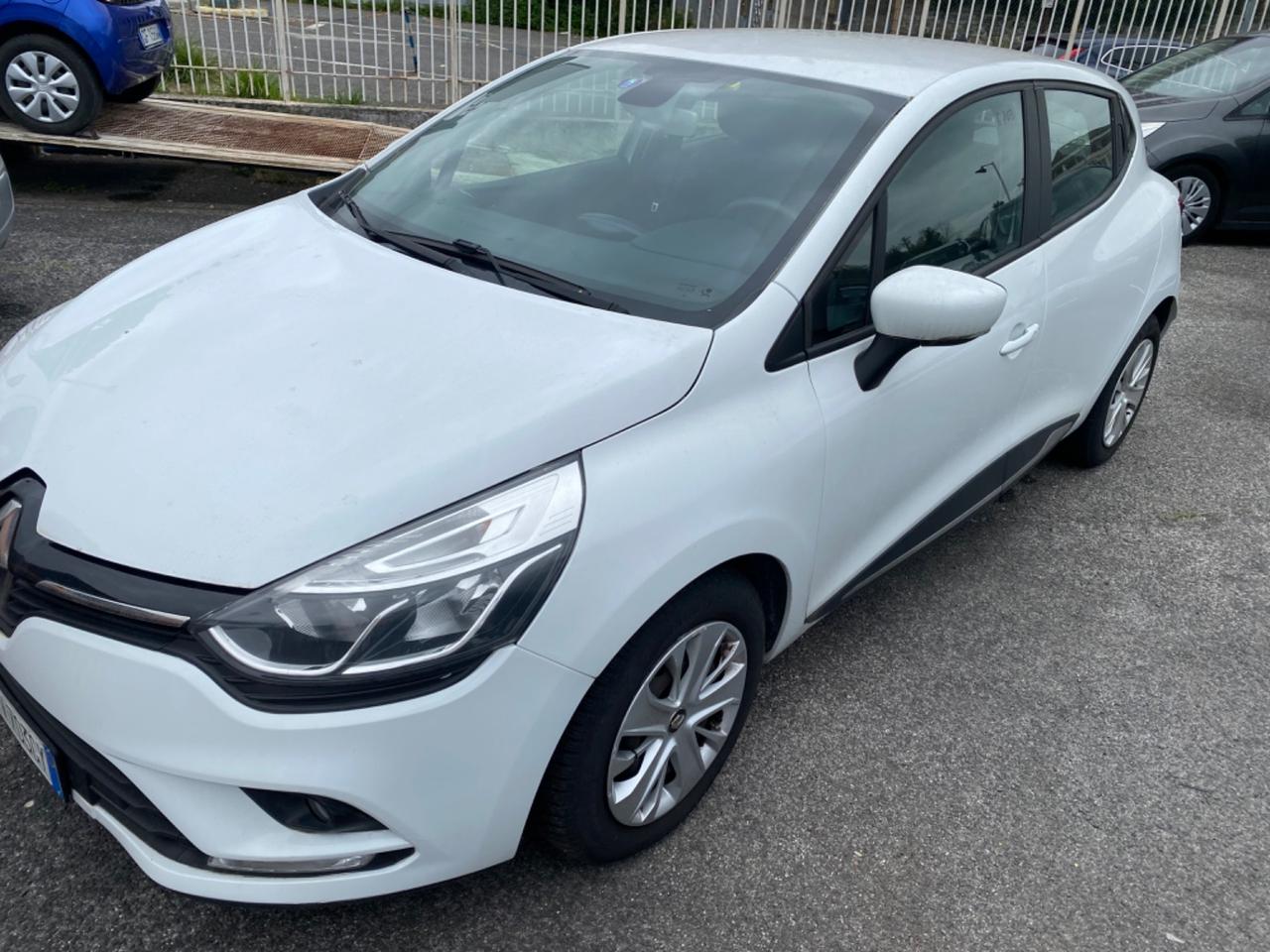 Renault Clio dCi 8V 75 CV n1 . 4 posti