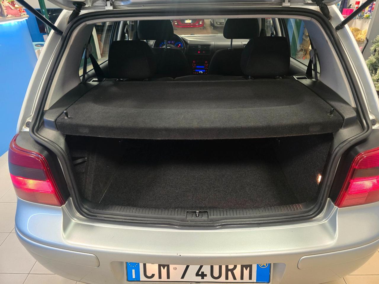 Volkswagen Golf 1.6 16V FSI 3p. Comfortline